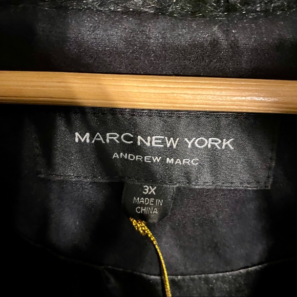 ‼️SOLD OFFLINE ‼️Andrew Marc Black Faux Fur Vest - Picture 6 of 11